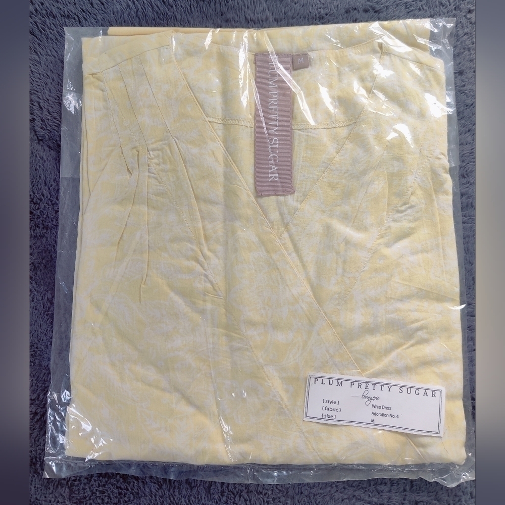 *Plum Pretty Sugar Yellow Botanical Wrap Dress Knee Length Size M NWT - Picture 6 of 6